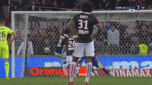 圣路易斯红雀队皮斯科蒂在同一局比赛中被球砸中三次