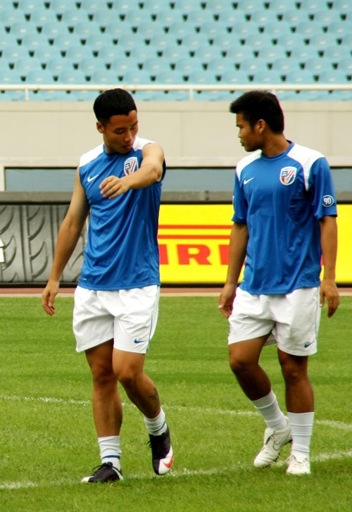 昔日水晶宫双星埃泽、奥利塞本赛季关键数据对比：后者均占优