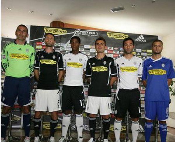 火箭开局进攻篮板率高居全联盟之首，创近10年来新高