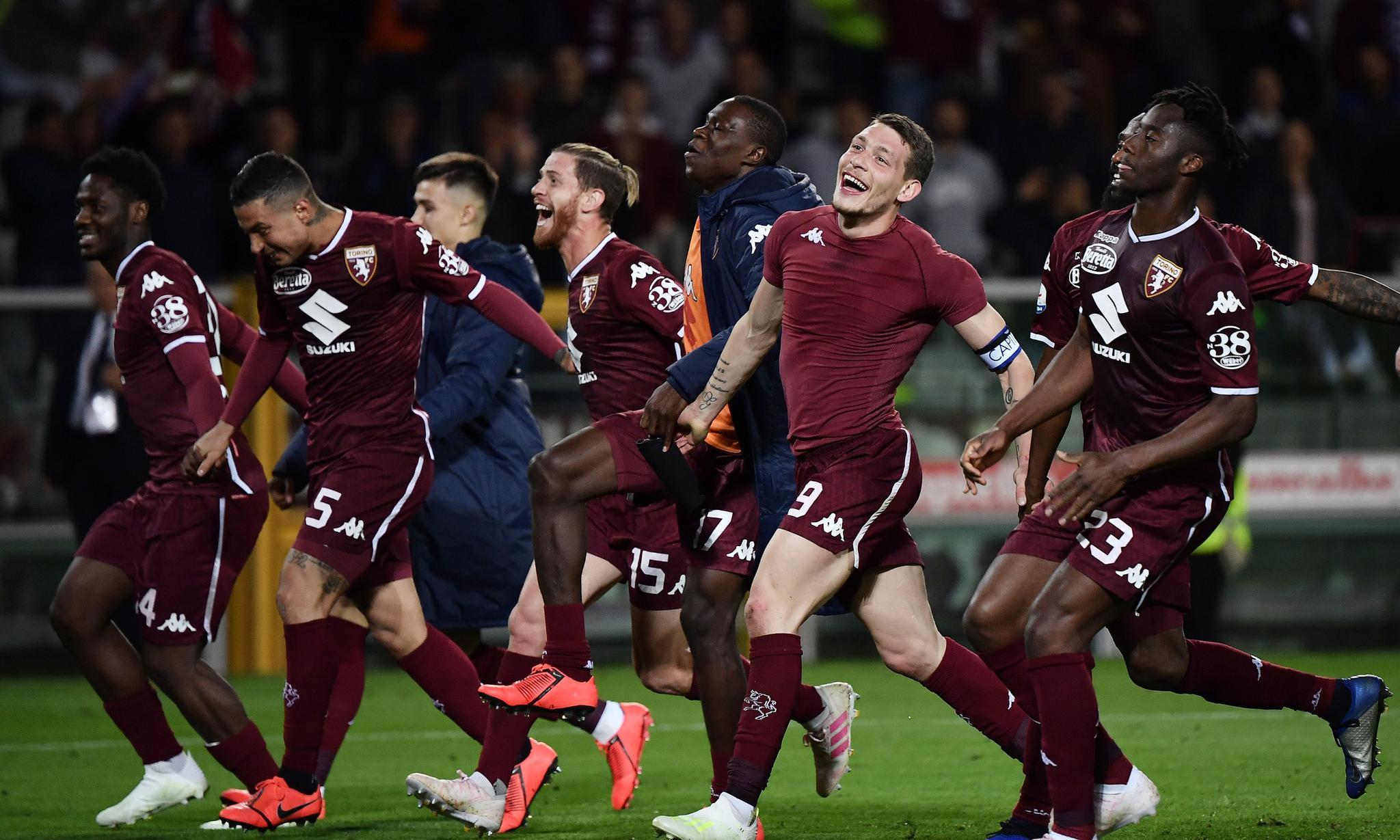 干干净净！恩比德欲隔扣造杀伤 篮网挑战成功改吹好帽（恩比德隔扣造犯未果遭好帽，篮网挑战成功改判）