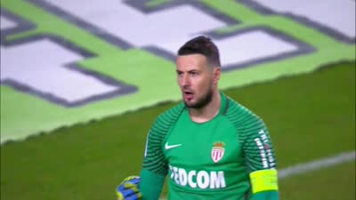 英超战报：利物浦2-1战胜曼联,（英超快讯：利物浦2-1击败曼联）