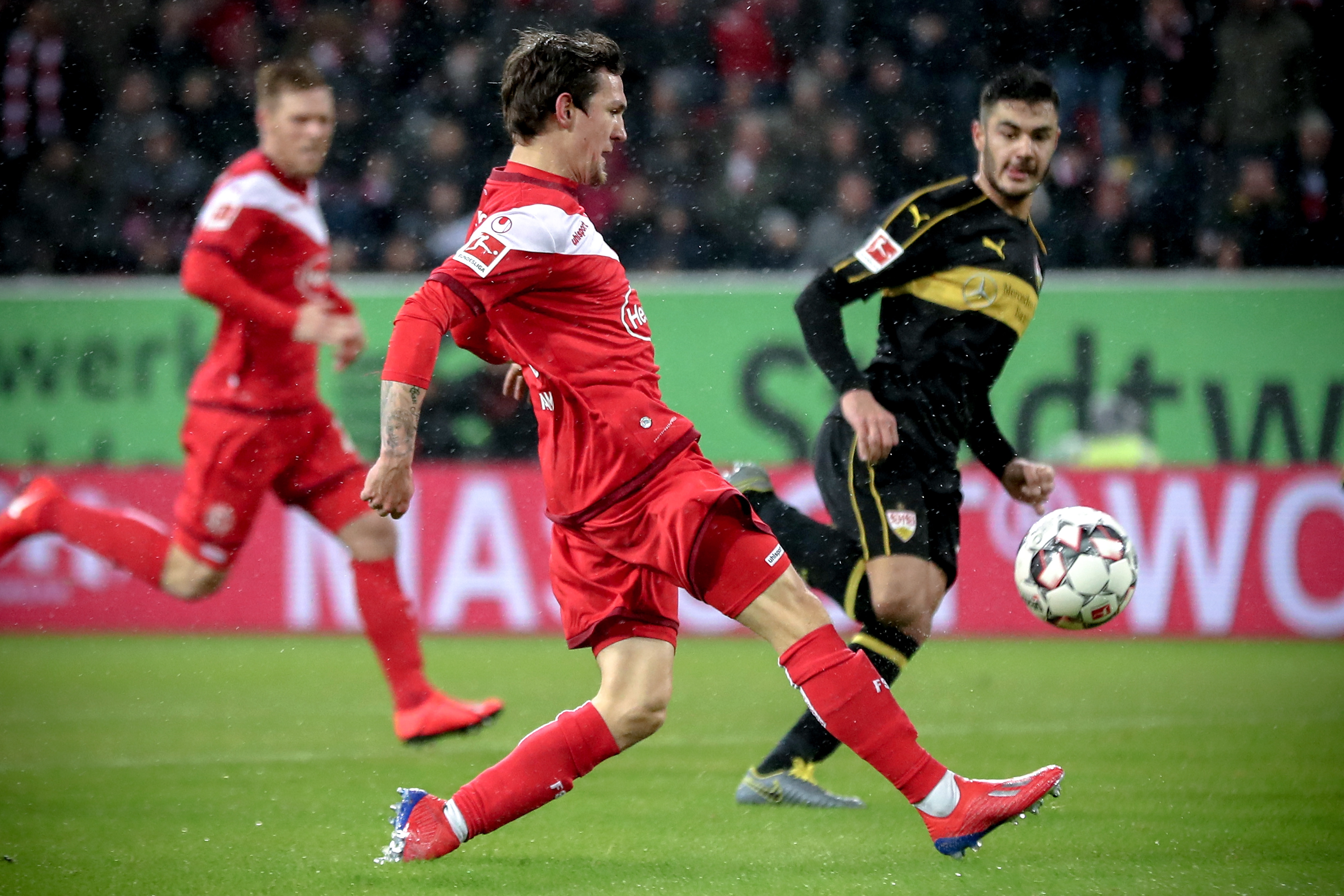 记者：罗马的确有意路易斯-恩里克，但国米目前无意放人