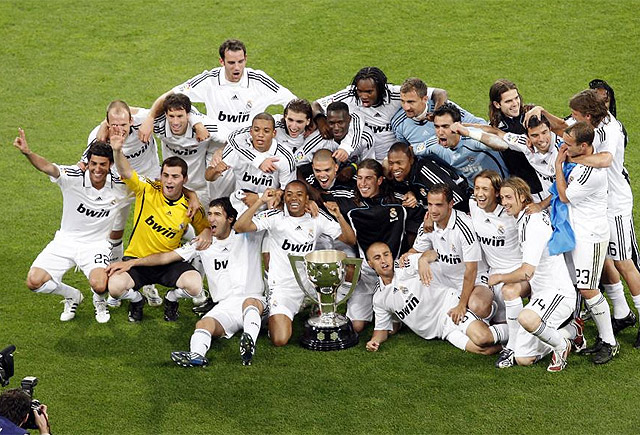 完胜河南队，北京国安第5次登顶足协杯：击败渴望创造历史的黑马，球队期望一扫阴霾（北京国安第5度问鼎足协杯：完胜渴望改写历史的河南黑马，球队期待一扫阴霾）